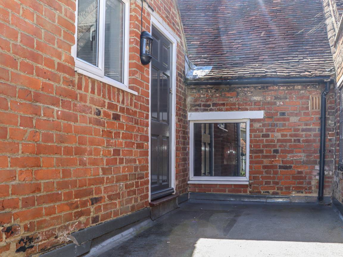 105 M² Cottage ∙ 2 Bedrooms ∙ 4 Guests - Canterbury