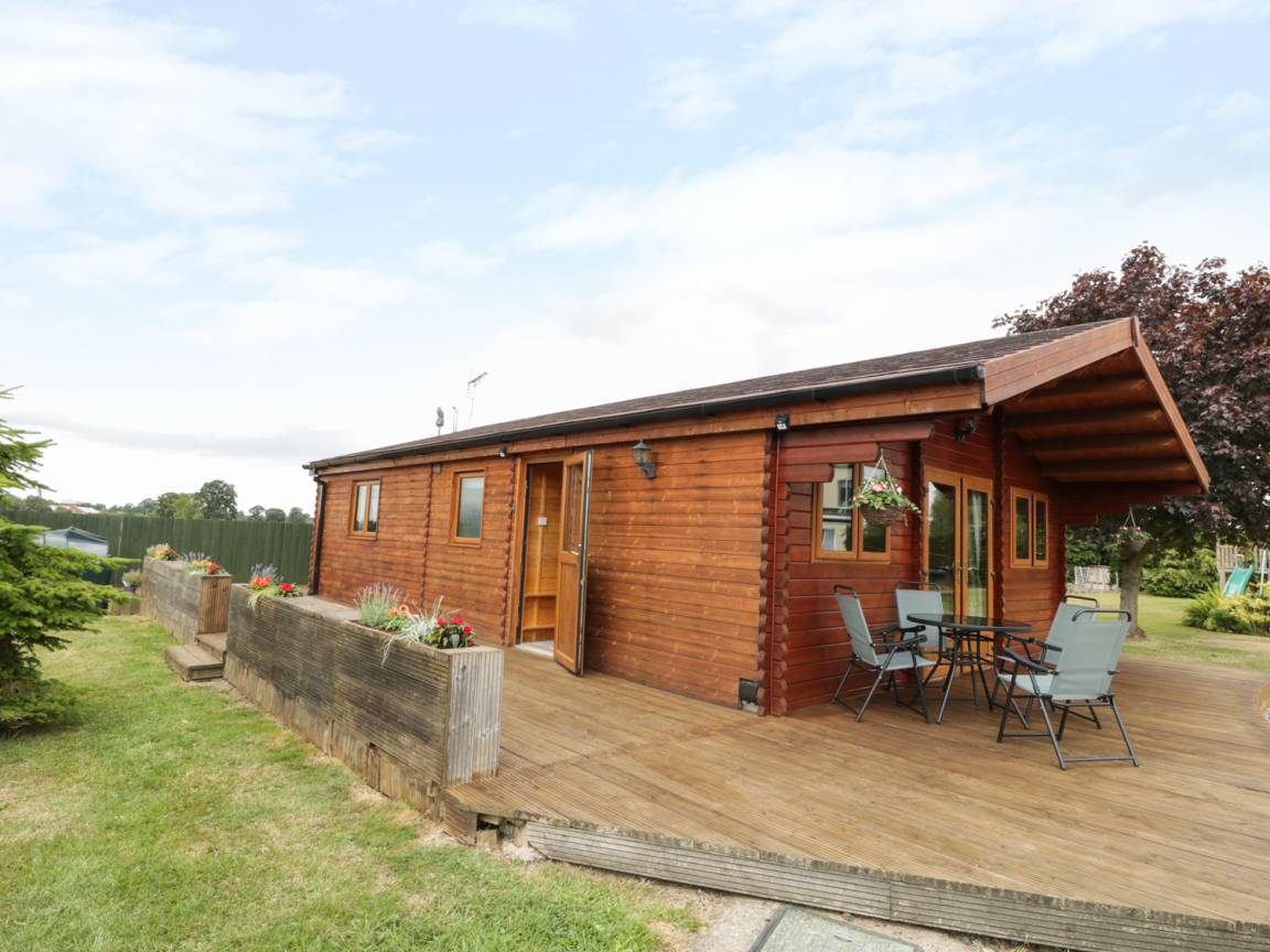 105 M² Cottage ∙ 2 Bedrooms ∙ 4 Guests - Shropshire