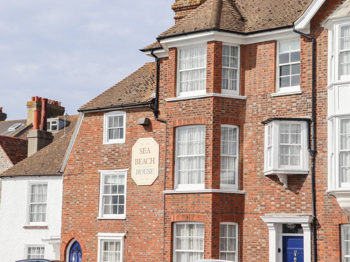 105 M² Cottage ∙ 2 Bedrooms ∙ 4 Guests - Eastbourne