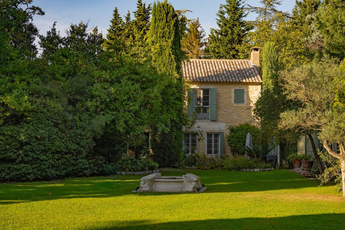 300 M² Villa ∙ 6 Chambres ∙ 15 Personnes - Saint-Rémy-de-Provence