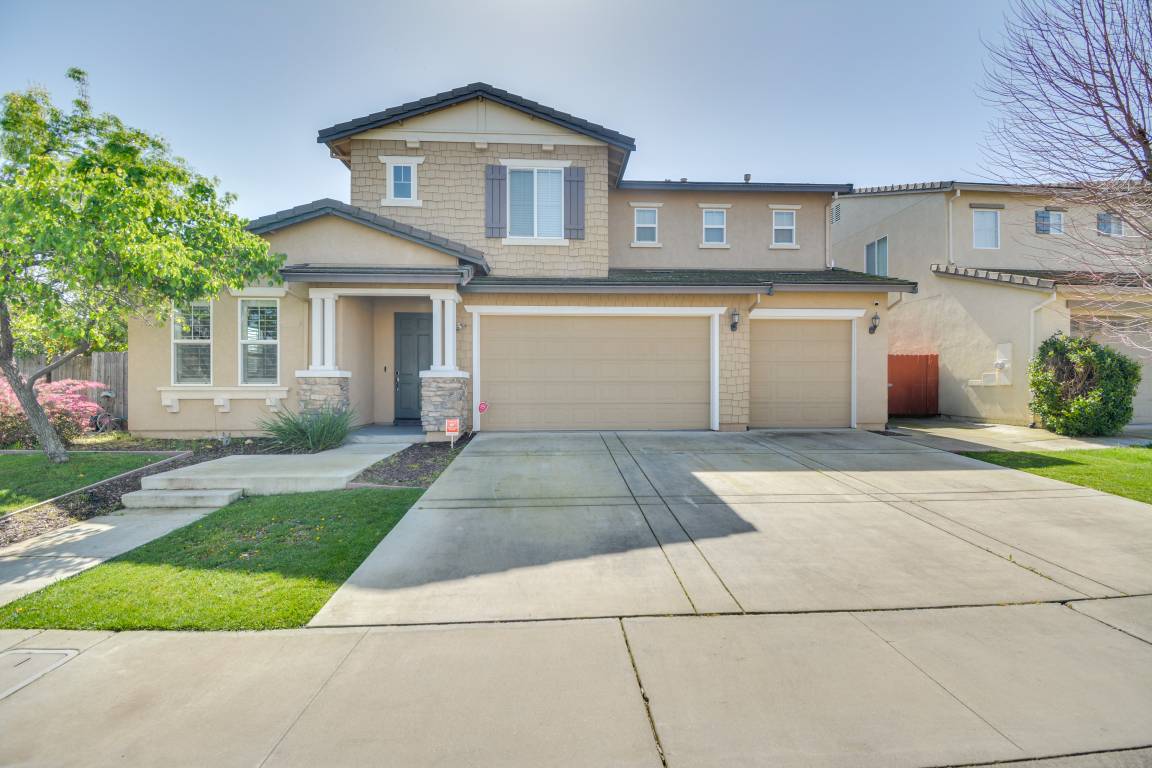 304 M² House ∙ 4 Bedrooms ∙ 8 Guests - Merced, CA