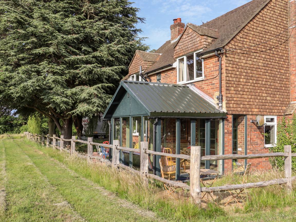 130 M² Cottage ∙ 3 Bedrooms ∙ 6 Guests - East Sussex