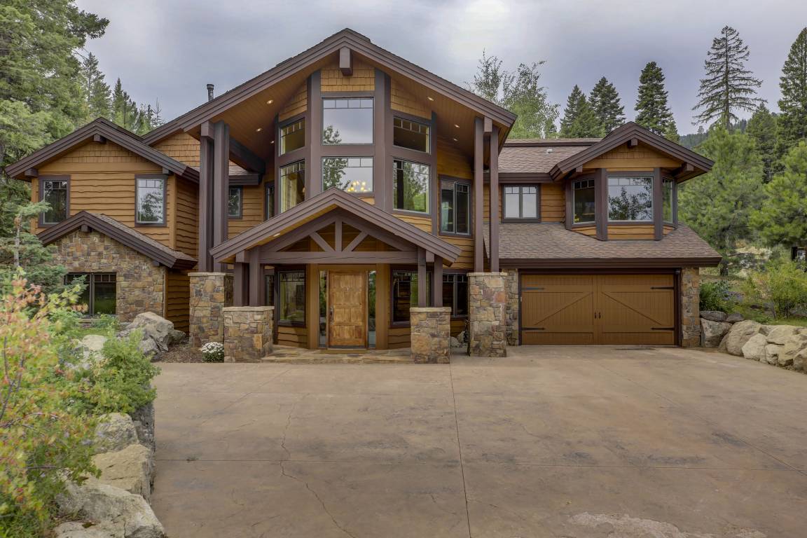 446 M² House ∙ 5 Bedrooms ∙ 12 Guests - Lake Cascade, ID