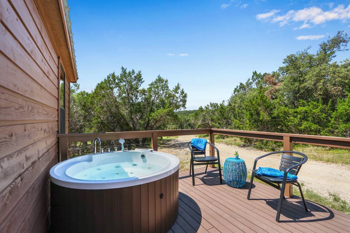 60 M² Cabin ∙ 2 Bedrooms ∙ 4 Guests - Wimberley, TX