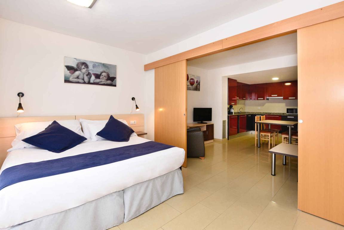 35 M² Apartment ∙ 1 Bedroom ∙ 4 Guests - Calella