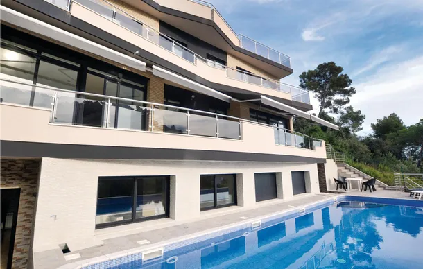 Amazing Home In Santa Susanna With 6 Bedrooms, Wifi And Outdoor Swimming Pool - Malgrat de Mar