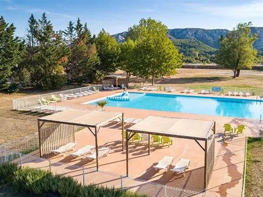 Camping Les Rives Du Luberon - Classic | 2 Ch. | 4/6 Pers. | Terrasse Simple (Max 4 Adultes + 2 Enfants) - Cheval-Blanc