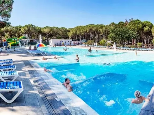 Camping Neptuno  - Comfort | 2 Ch. | 4/6 Pers. | Terrasse Simple | Clim. (Max 4 Adultes + 2 Enfants) - Sa Tuna