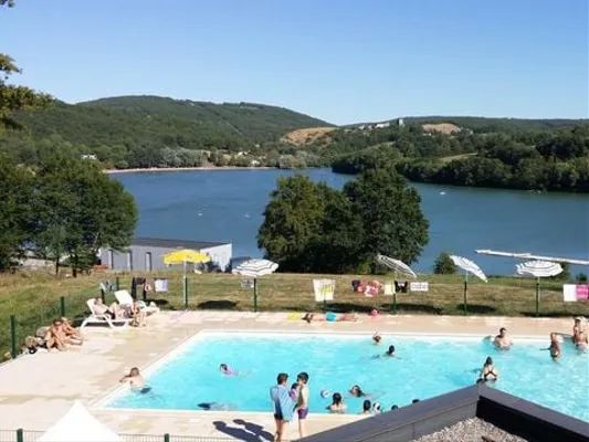 Camping Lac Du Causse - Confort 26m² (2 Chambres) + Terrasse Couverte 6m² Vue Sur Le Lac - Limousin