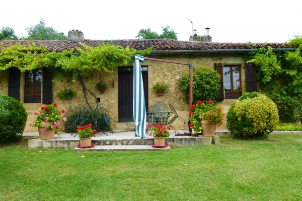 Villa Spacieuse Pour 6 Pers. Avec Piscine Et Jardin À Ornézan - Gers