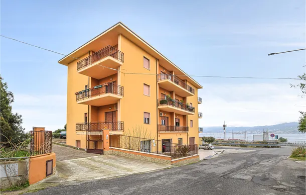Stunning Apartment In Campo Calabro With Wifi And 2 Bedrooms - Villa San Giovanni
