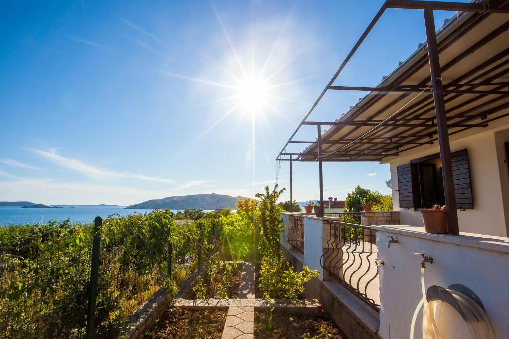 Villa Petar - Great Mediterranean Terrace View ! - Seget Vranjica