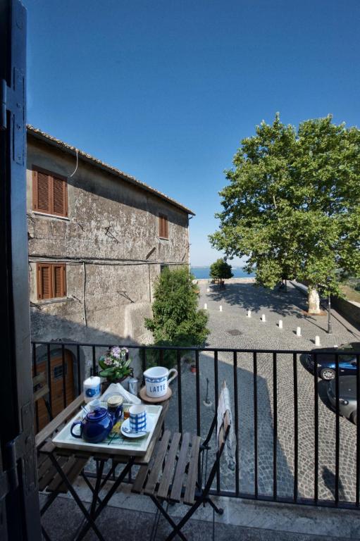 Cosy Medieval House With Lake View - Bracciano