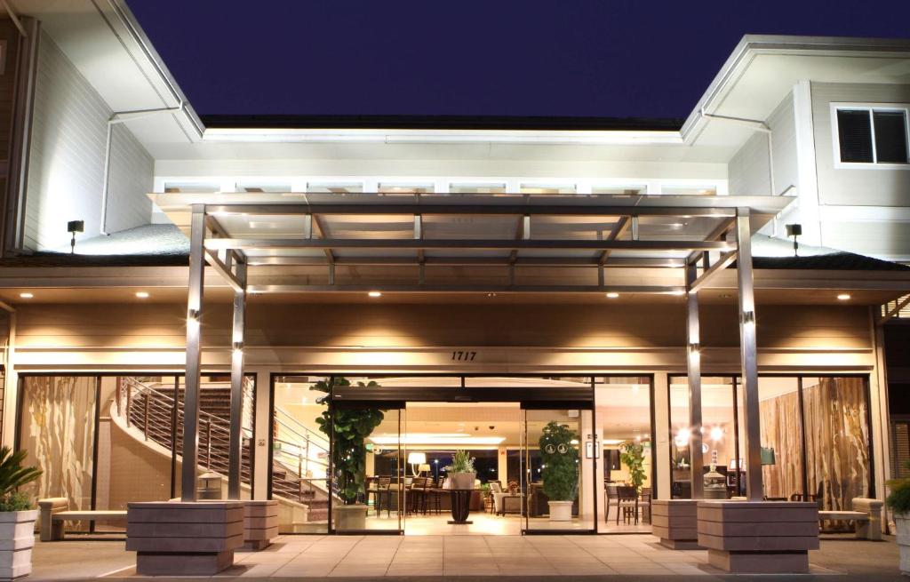 Best Western Plus Bayside Hotel - Kensington, CA