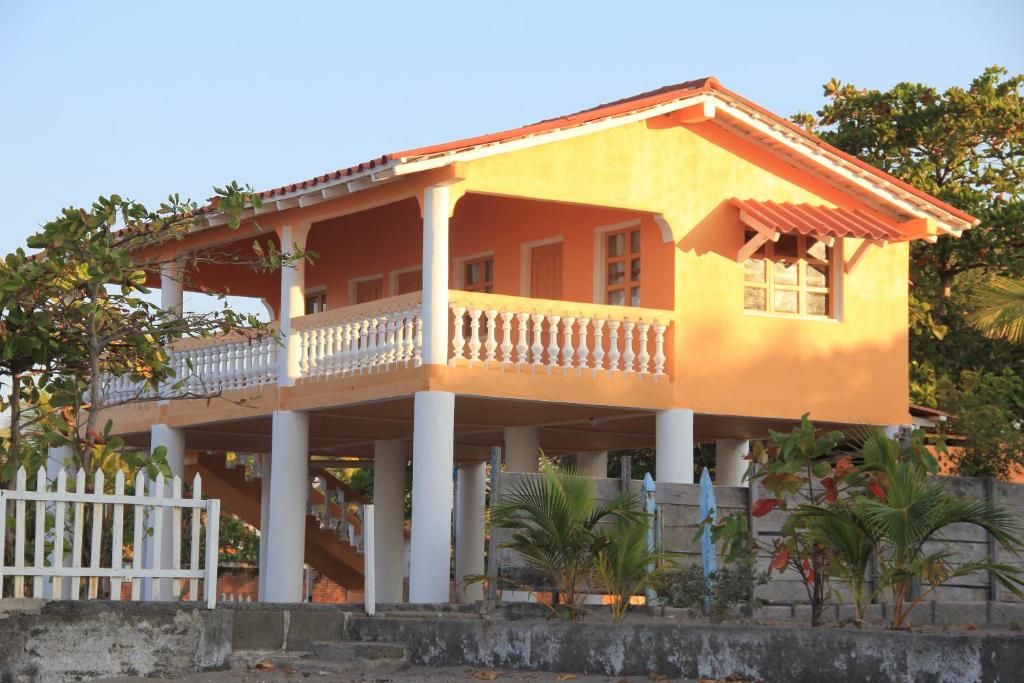 Sunset Waves House - Nicaragua