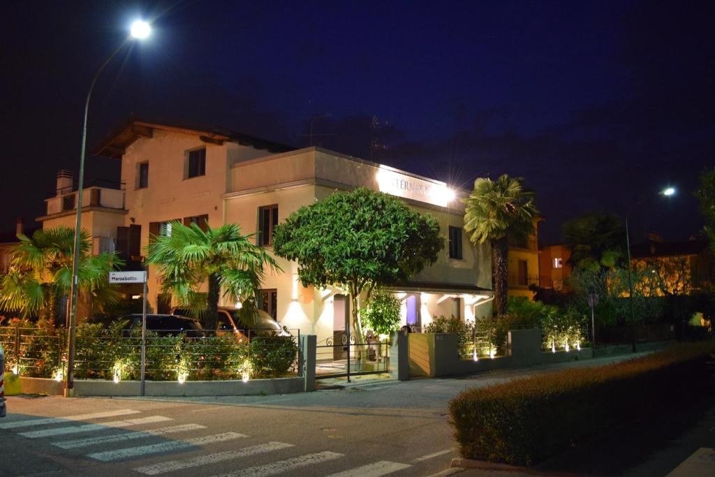 International Rooms & Apartments - Sirmione