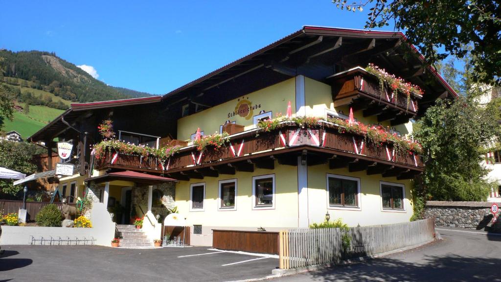 Hotel Dorfgasthof Schlosslstube - Uttendorf