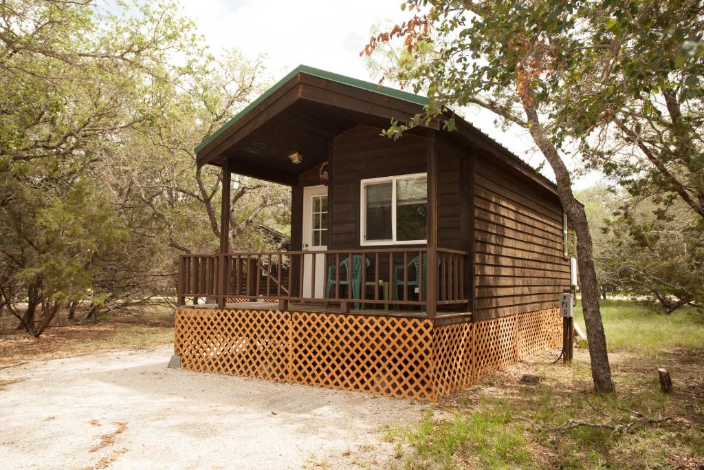 Medina Lake Camping Resort Cabin 4 - Medina Lake, TX