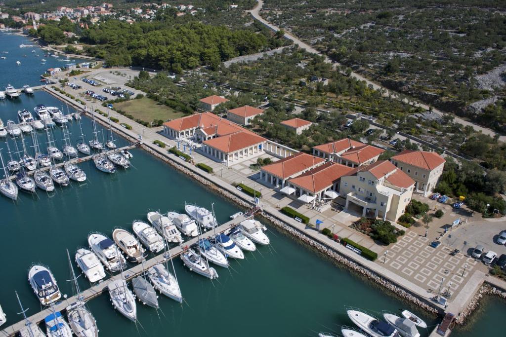 Apartment Aci Marina Cres - Cres Island, Croatia