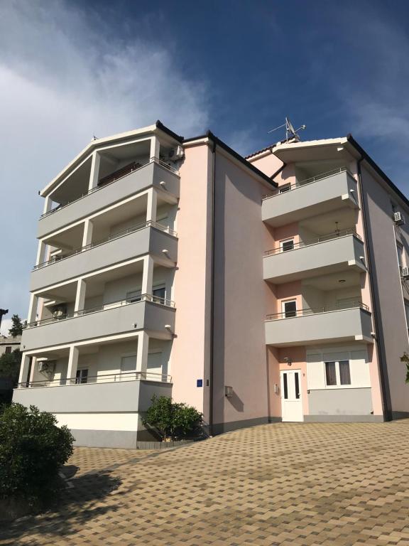 Apartments Filip - Seget Vranjica