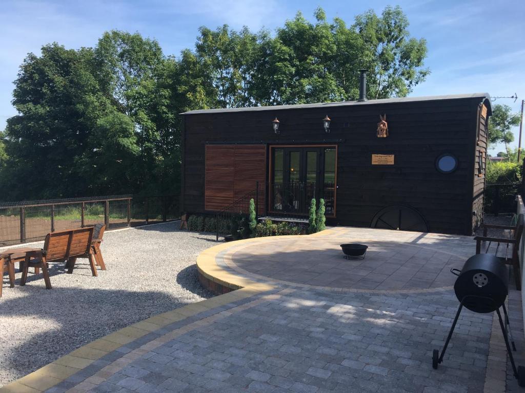 Gorestown Glamping Chalets - England