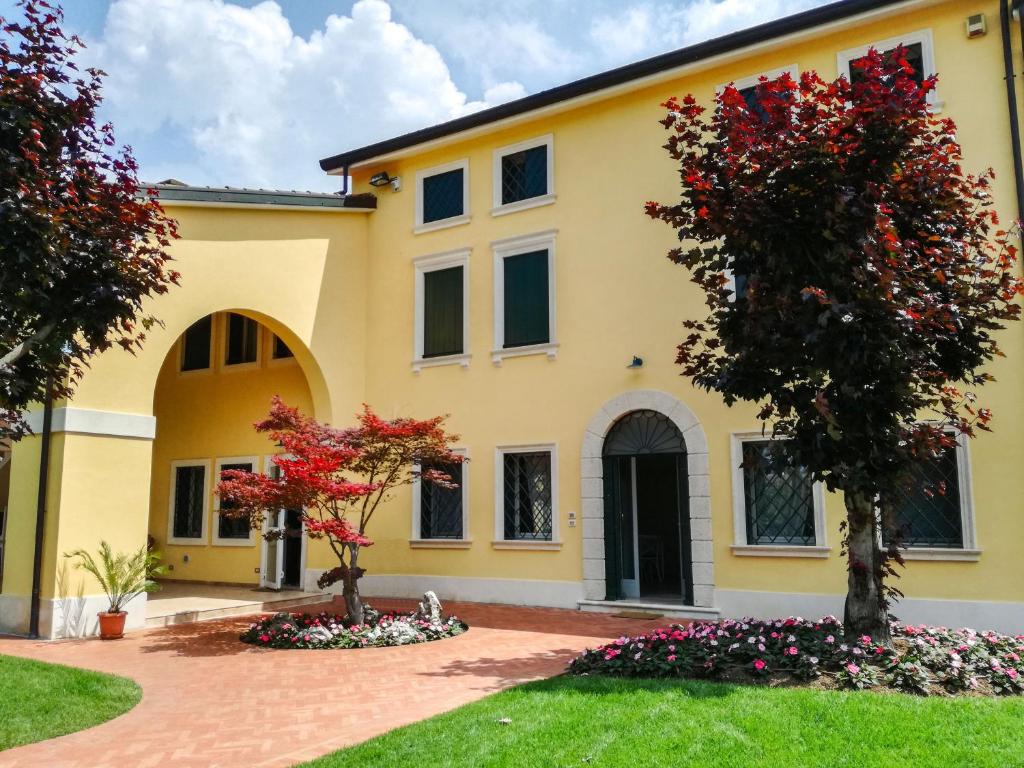 Villa Montenero - Lazise, VR, Italia