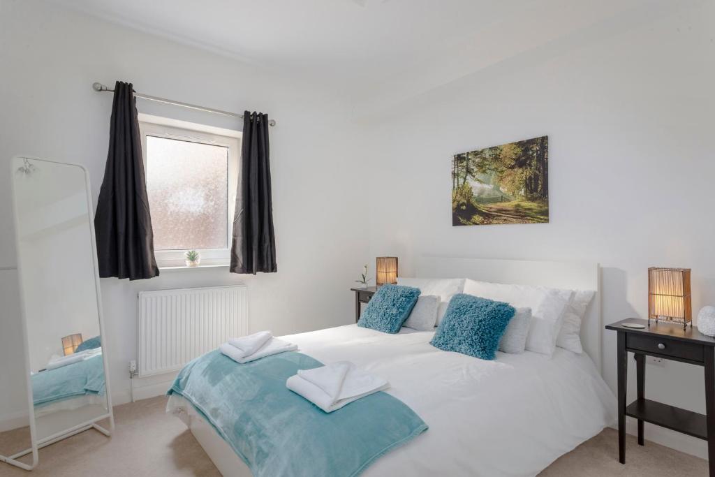 Gated One-bedroom Apartment Sleeps 4 - Hertfordshire
