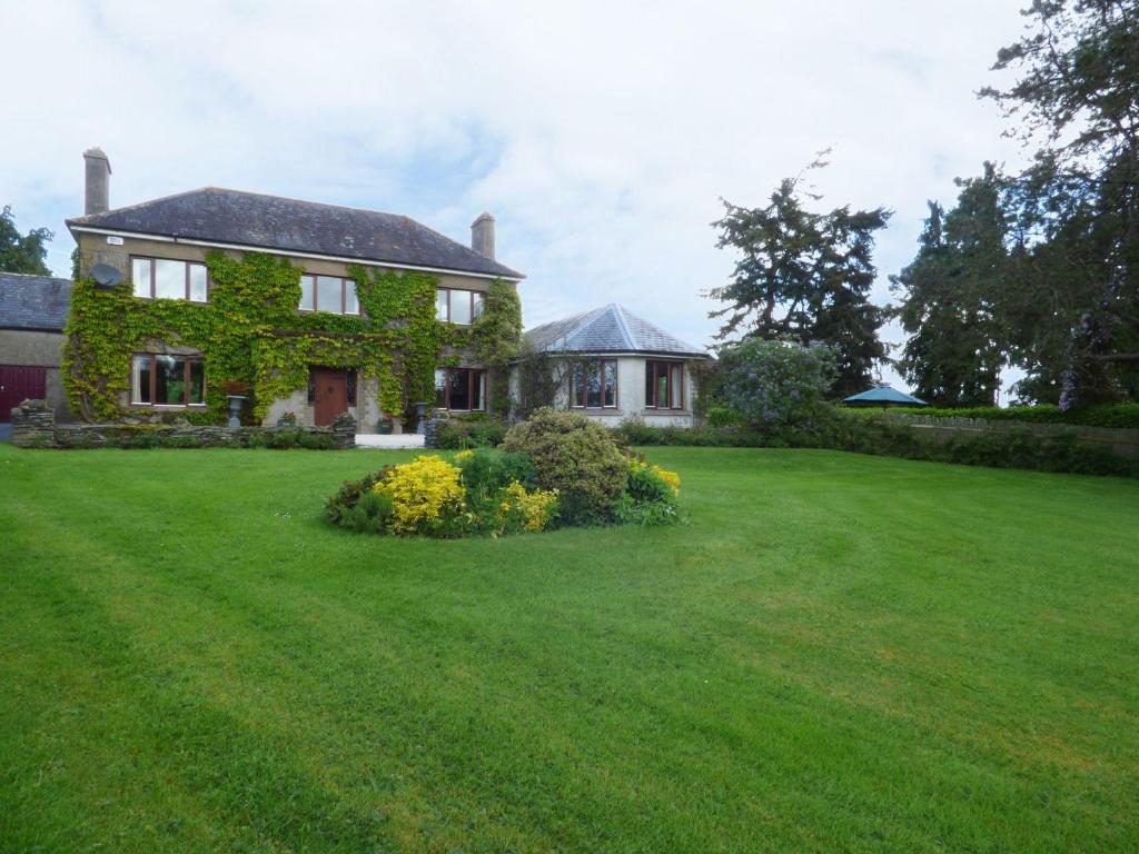 Maifield, Carrick-on-suir,  County Tipperary - County Kilkenny