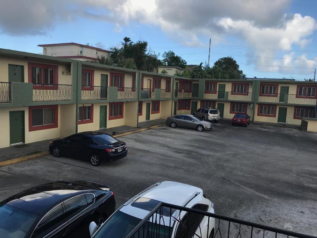 2 Bedroom / 1 Bath Only 9 Miles To Navy Base - Guam