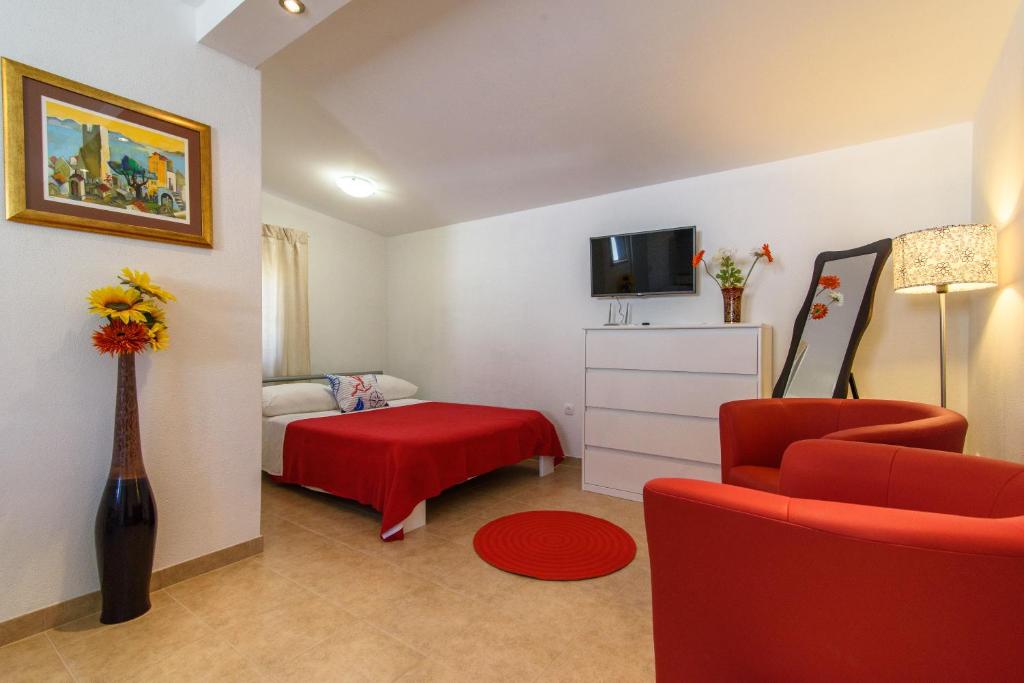 Apartments Beba - peaceful location - Trogir