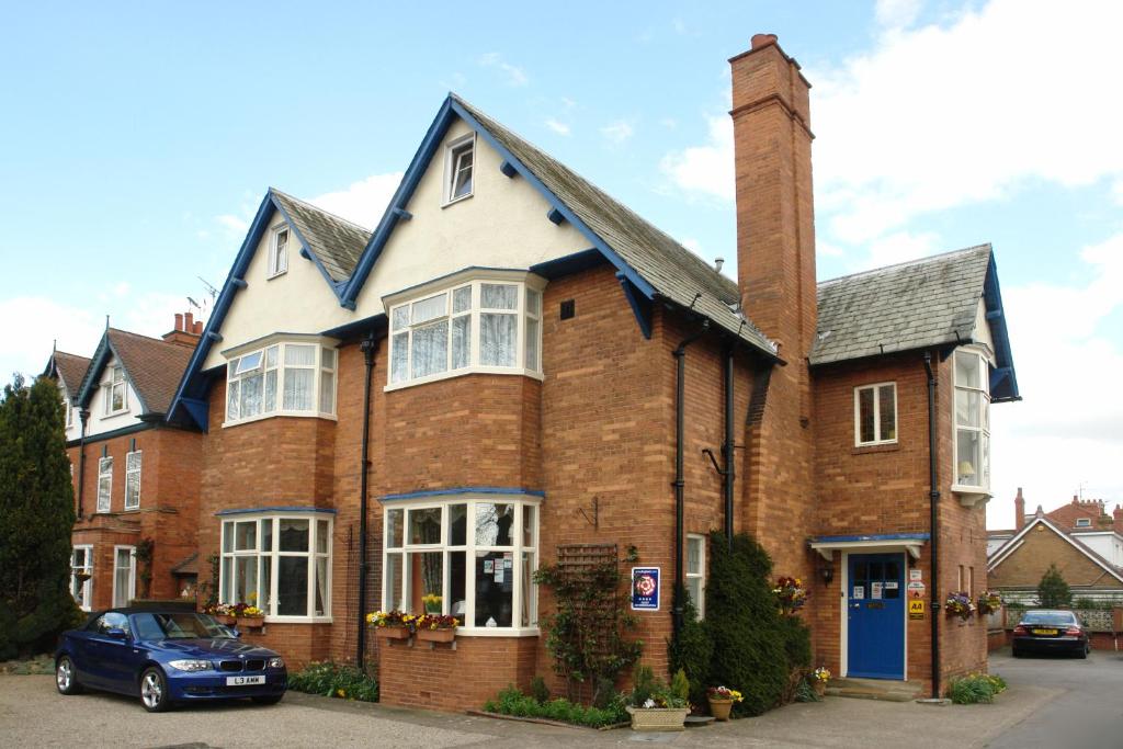 Midway Guest House - York