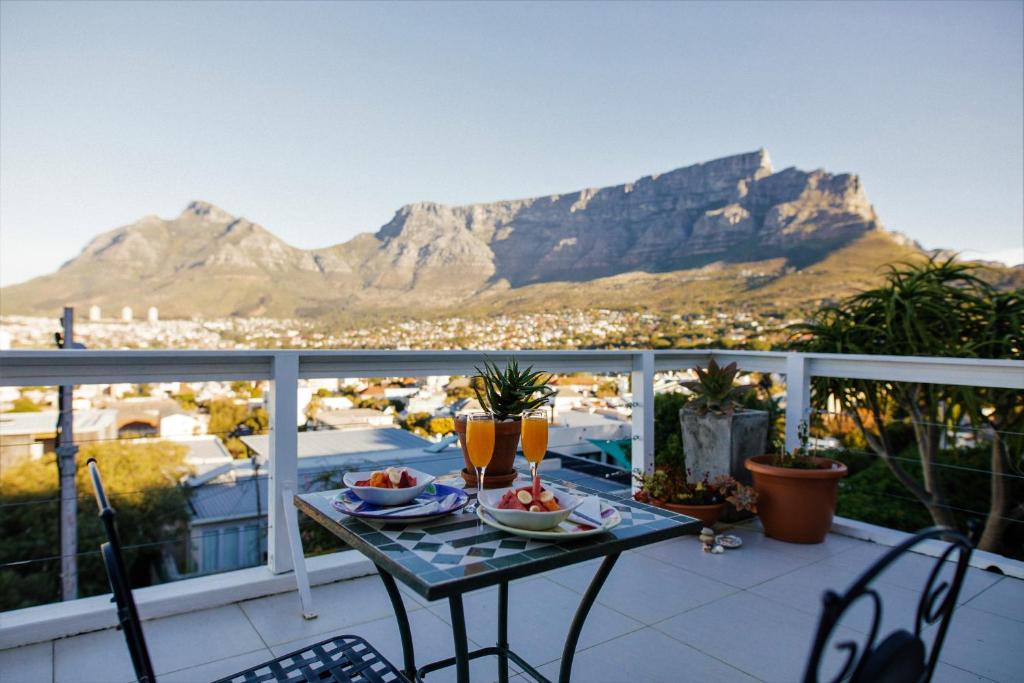 Radium Hall Guest House - Camps Bay
