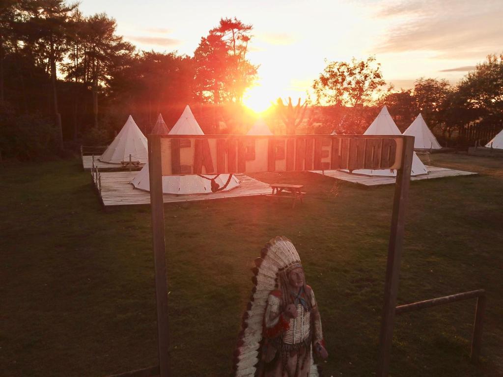 Pinewood Park - Tipis, Hot Tubs And Lodges - Reino Unido