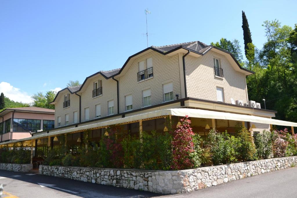 Hotel Edoné - Salo BS, Italy