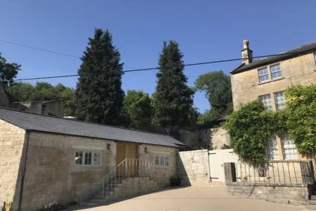 Skittles - Charming One Bedroom Apartment - Parking - Easy Access To Bath - Corsham
