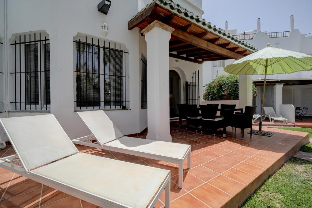3 Bed Modern House Marbella - Direct Pool Access - Benahavís