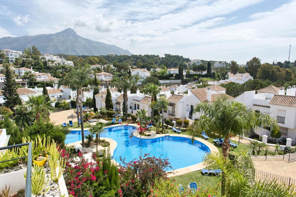 Senorio De Gonzaga Great 2 Bedroom Apartment With A Lovely Community Pool In The Heart Of Nueva Andalucia - San Pedro