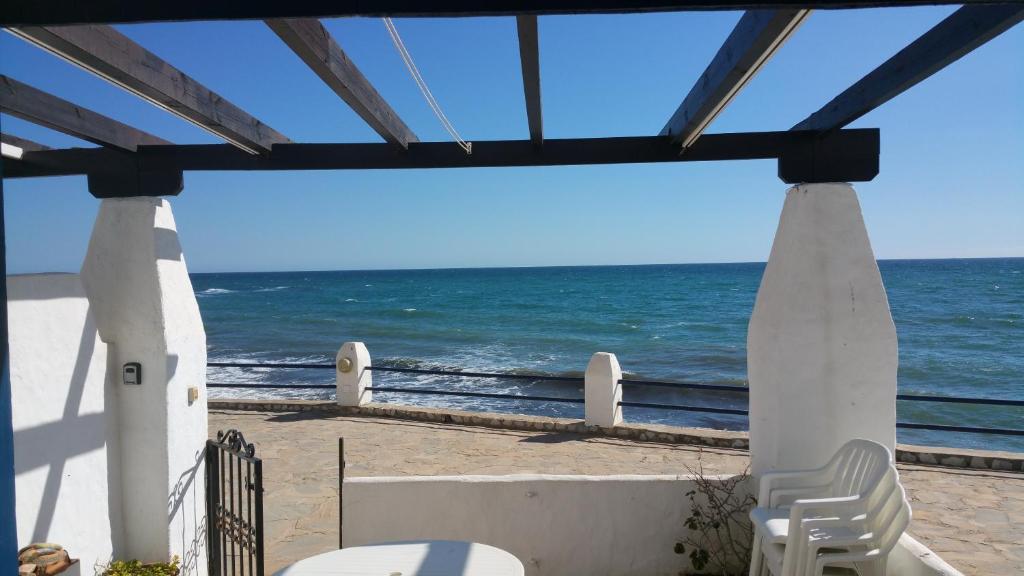 A Little Paradise Right On The Beach - Costa del Sol