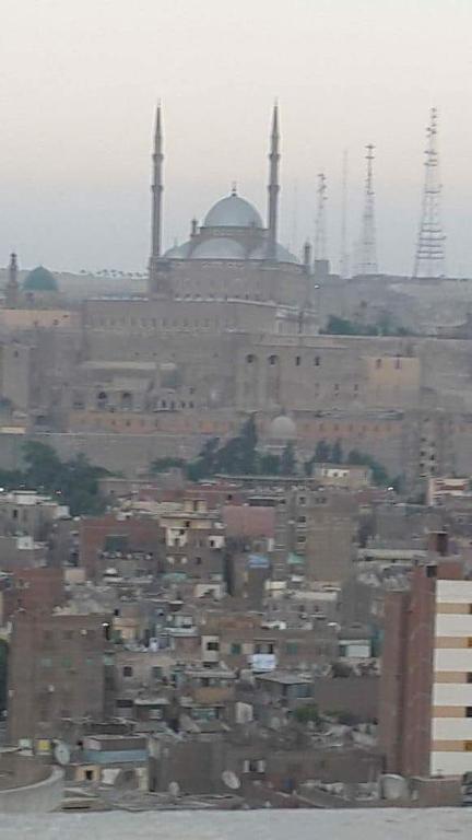 Helmeya Apartment With Touristic Views - Cairo