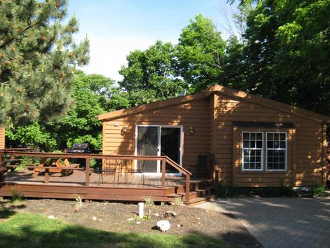 African Safari Wildlife Park, Port Clinton airbnb, hotels and vacation