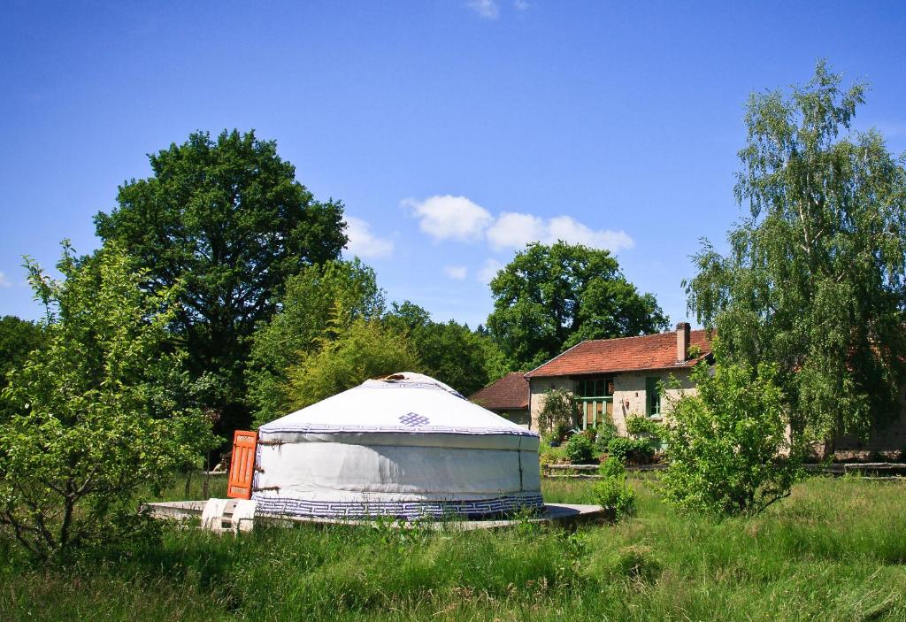 Stay In A Yurt At The Ferme Des âNes - Haute-Vienne