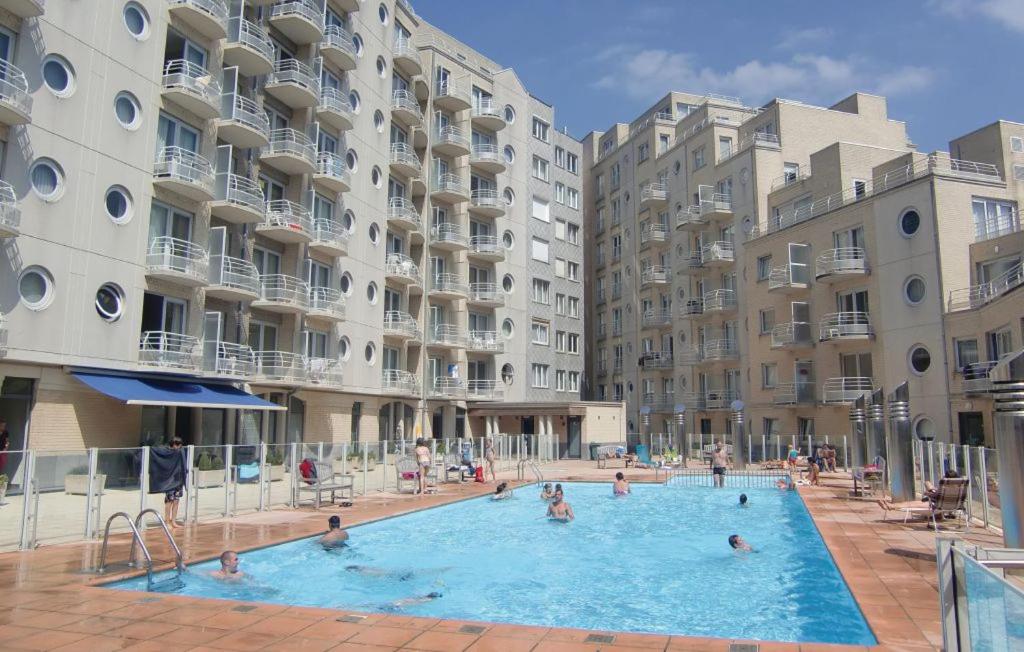 Appartement Met Zeezicht En Verwarmd Zwembad - Oostende