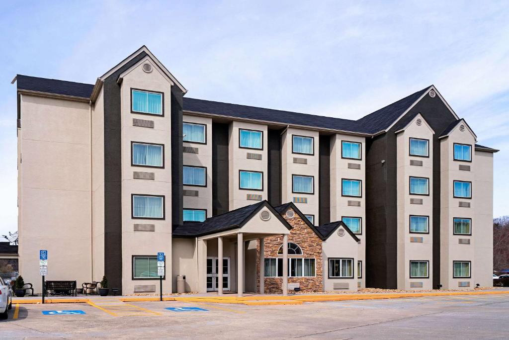Quality Inn & Suites - Robbinsville