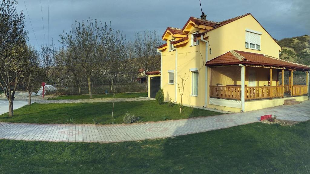 Family House Near Motorway 6 Guests 3 Bedrooms - Kuzey Makedonya