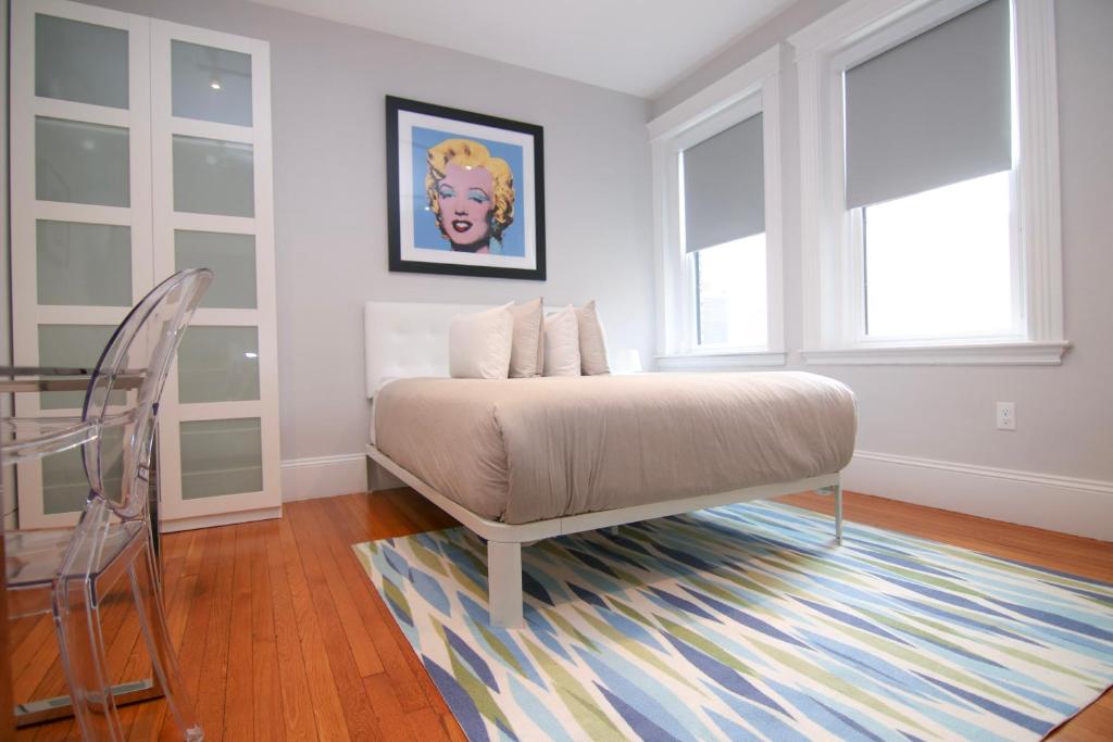 A Stylish Stay w/ a Queen Bed, Heated Floors.. #31 - Newton, MA