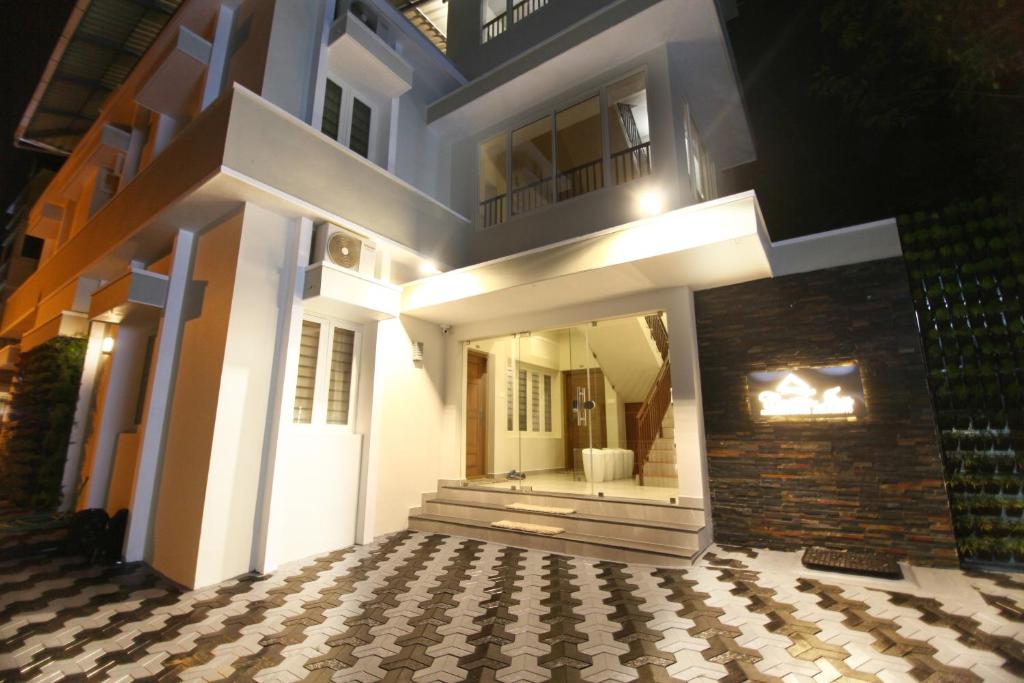 Castilo Inn Hotel Apartments - Kerala