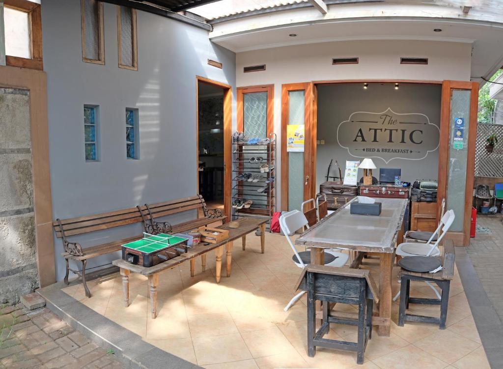 The Attic Bed And Breakfast - Bandung