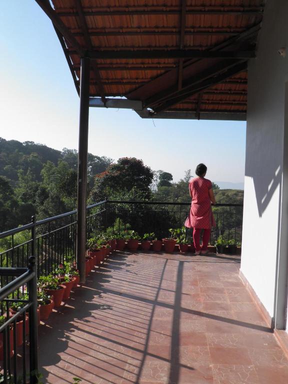 Chirpy Haven - Room (A) With Balcony And Views - Kodagu