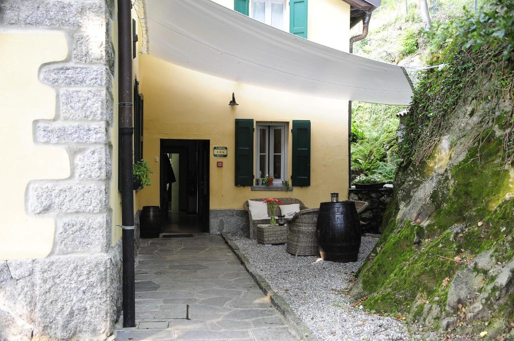 Ristorante Hotel Falchetto - Como, Italia