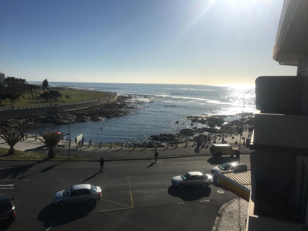 "Beach On Mouille Point"-battery Backup For Load Shedding - Camps Bay